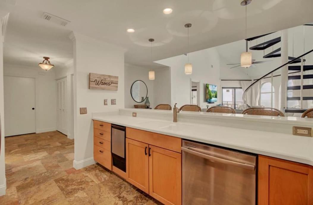 513 Seascape By Avantstay Oceanfront Home W Amazing Views Community Pool Access Isle of Palms Exterior photo